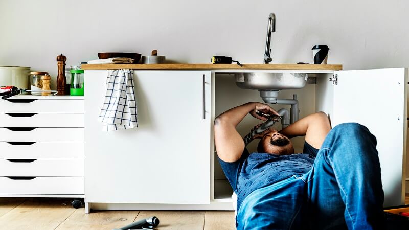 5 Common Kitchen Clogs and How Plumbers Solve Them