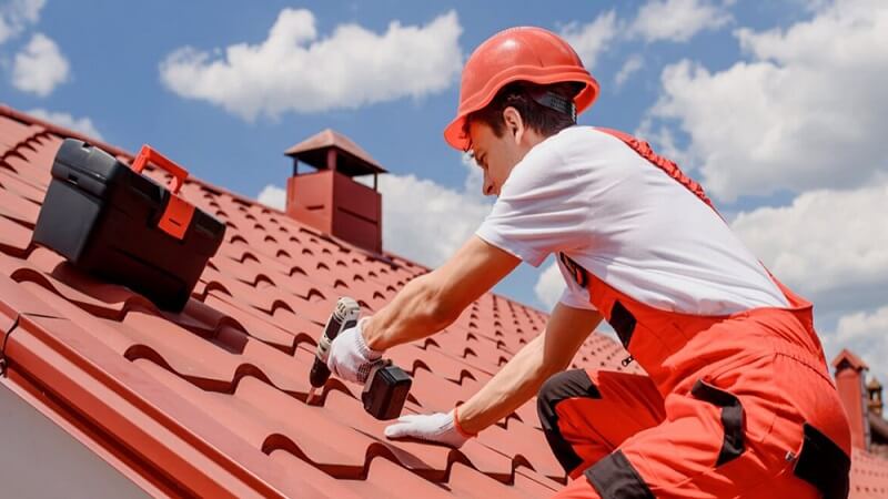 Energy Efficiency Above Your Head: Selecting Roofing Materials to Cut Costs