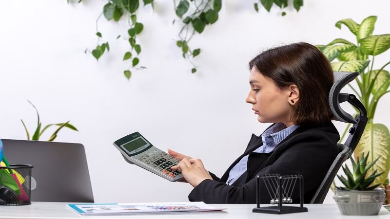 How Business Bookkeeping Services Can Save You Time and Money