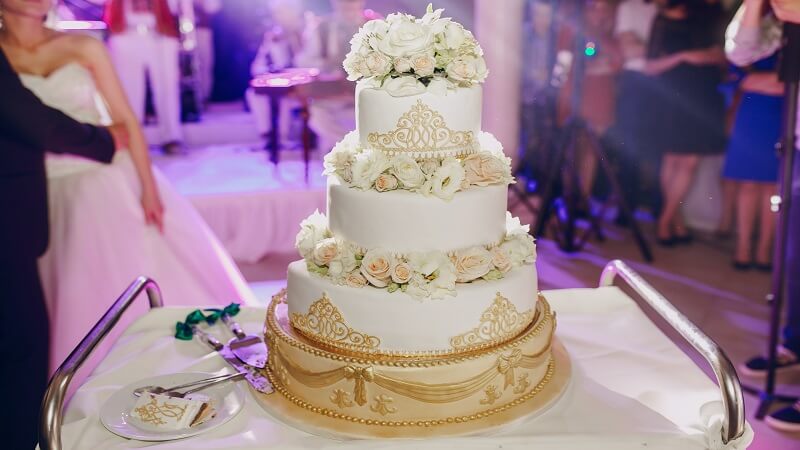 The Grand Wedding Cake – A Luxurious Symbol Of Love