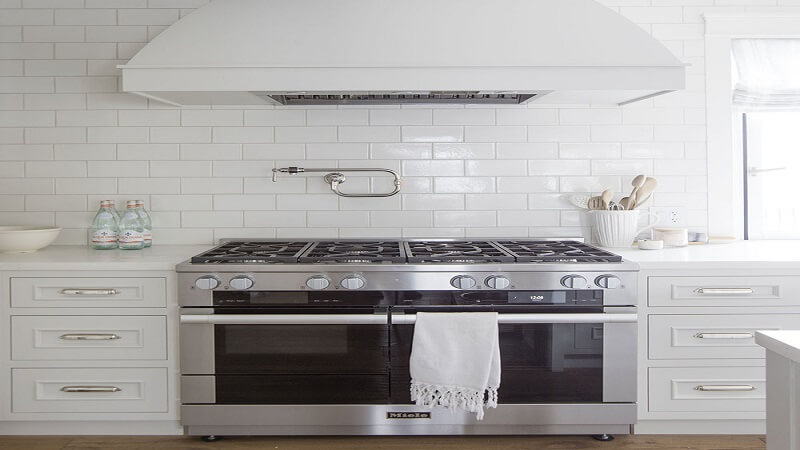 How to Pick the Perfect Backsplash Tiles for Your Home Style
