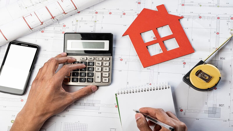How to Manage Budget Expectations During a Custom Build