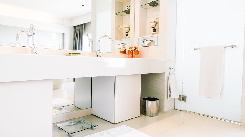 Smart Storage Solutions for Contemporary Bathrooms