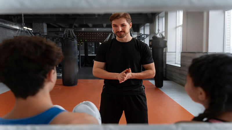 What a Personal Trainer Actually Does and When It’s Worth Hiring One